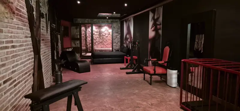 Rosas Negras - Habitación temática Madrid